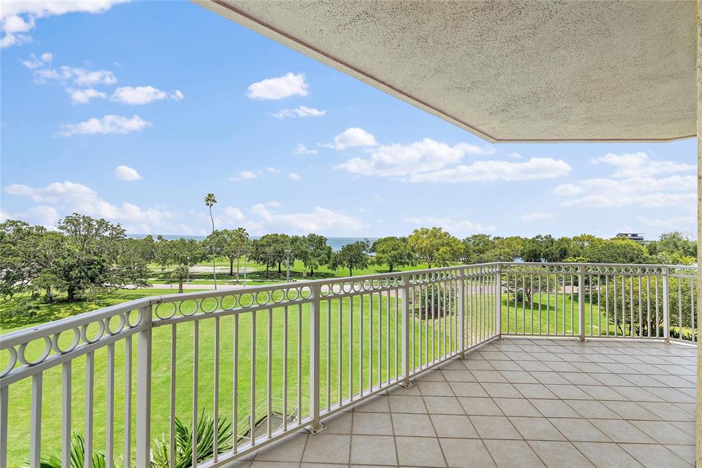 VINOY PLACE CONDO - Residential