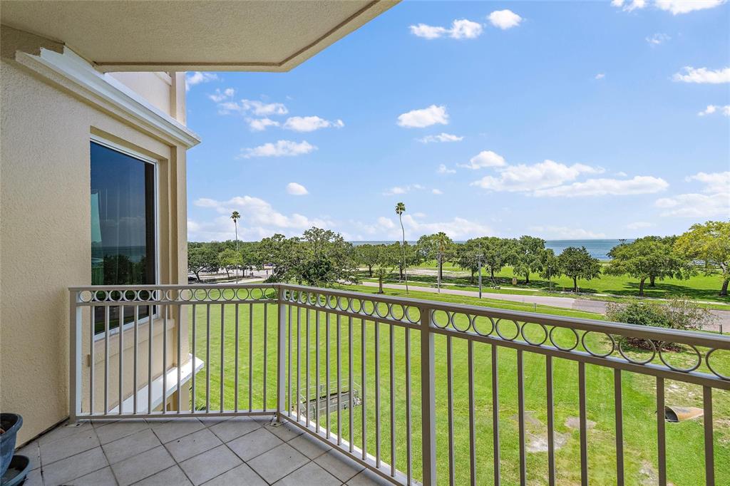 VINOY PLACE CONDO - Residential