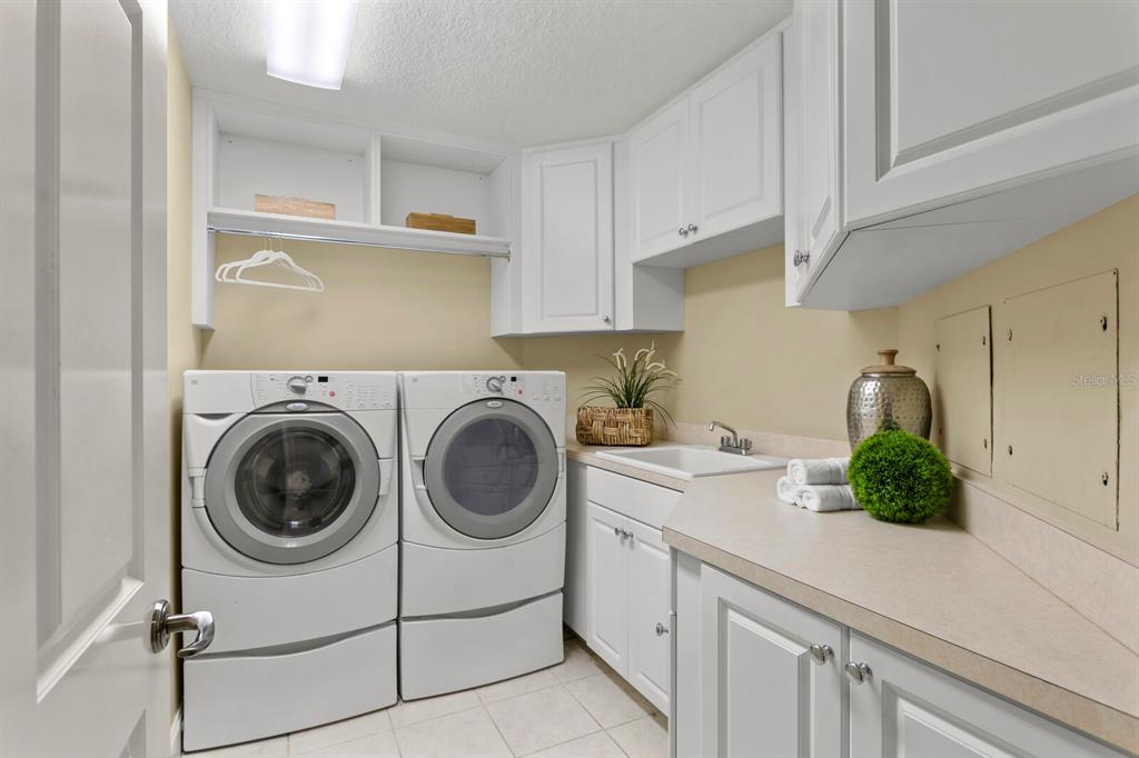 VINOY PLACE CONDO - Residential