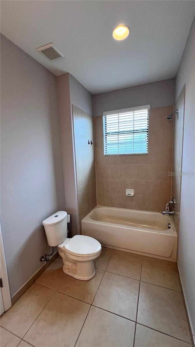 EAGLE CRK PH 01 VILLAGE G - Residential Lease