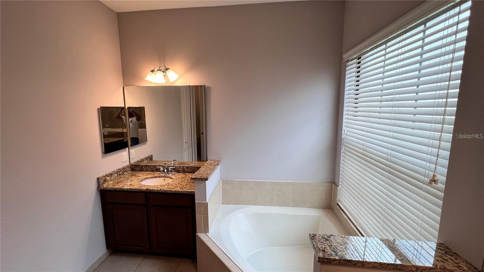 EAGLE CRK PH 01 VILLAGE G - Residential Lease