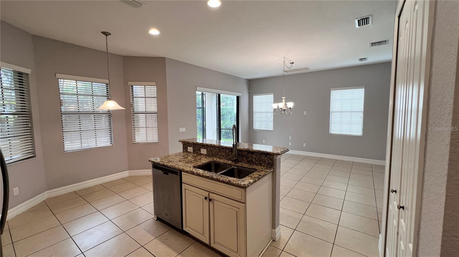 EAGLE CRK PH 01 VILLAGE G - Residential Lease