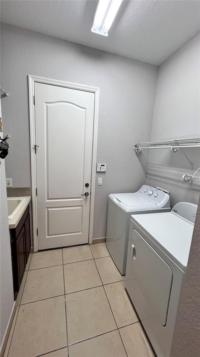 EAGLE CRK PH 01 VILLAGE G - Residential Lease