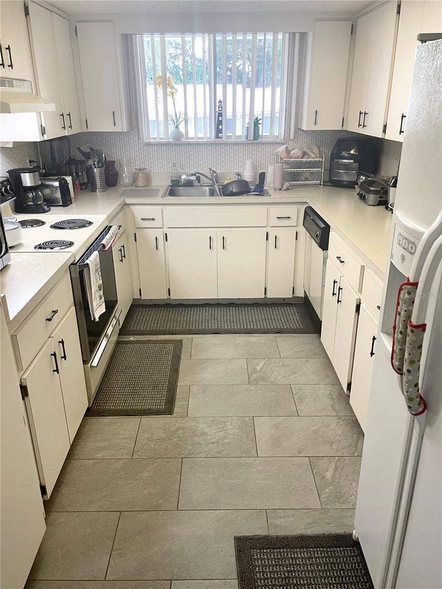 OAK RUN NEIGHBORHOOD 02 - Residential Lease