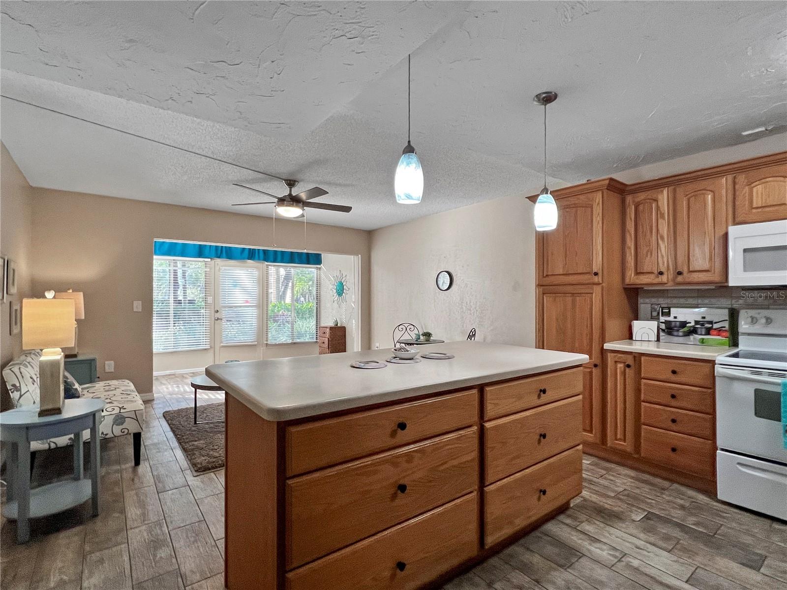 WOODPARK AT DESOTO SQUARE PH V - Residential