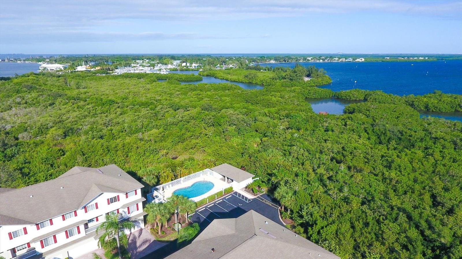 RIVERBAY TWNHMS PH THREE - Residential