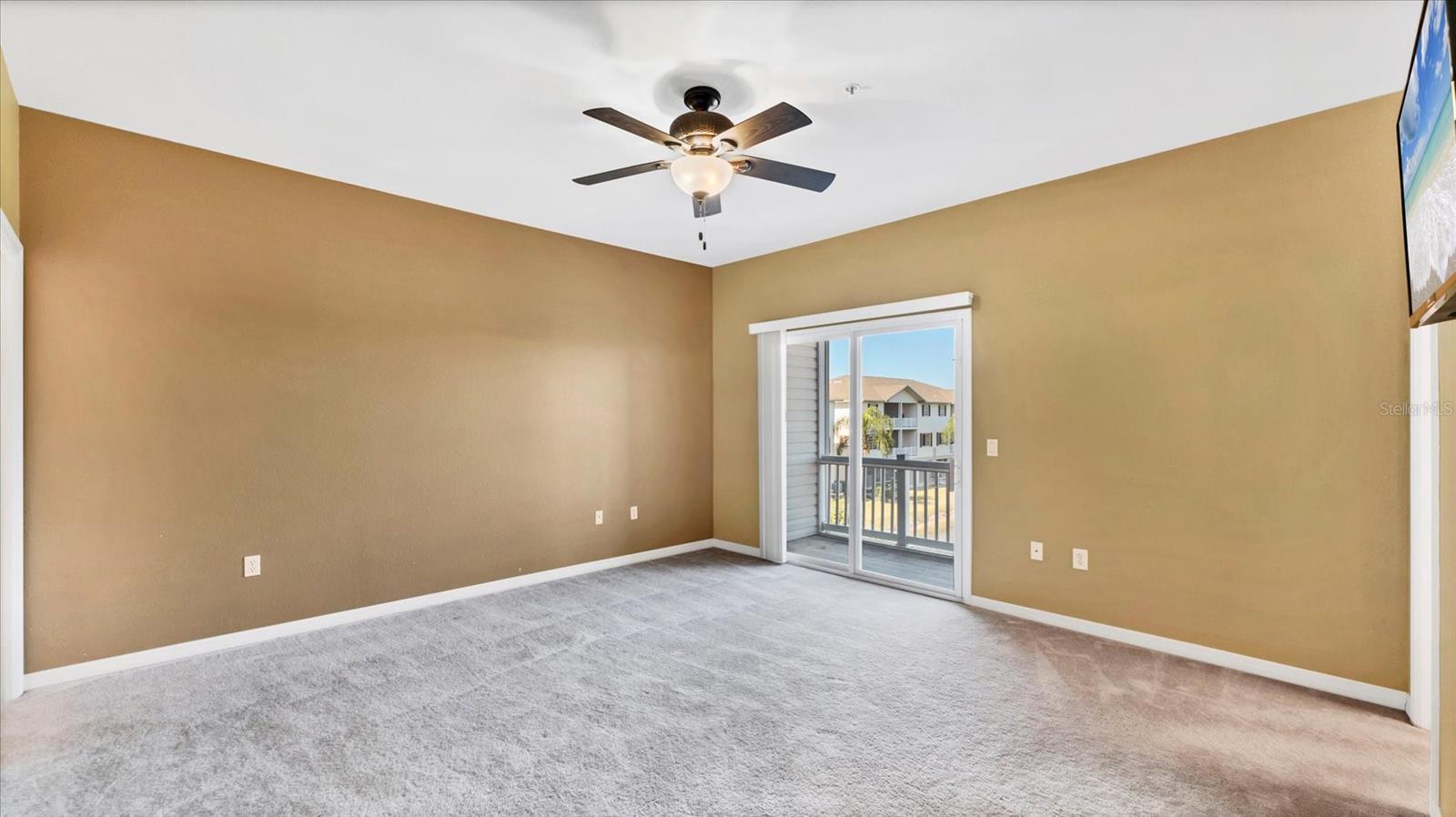 RIVERBAY TWNHMS PH THREE - Residential