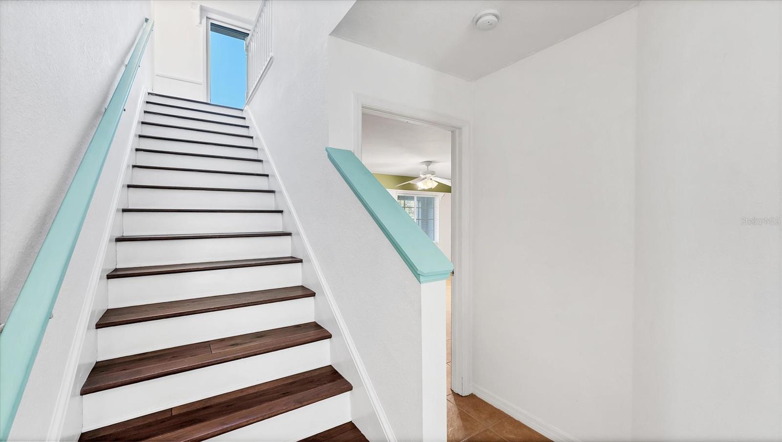 RIVERBAY TWNHMS PH THREE - Residential