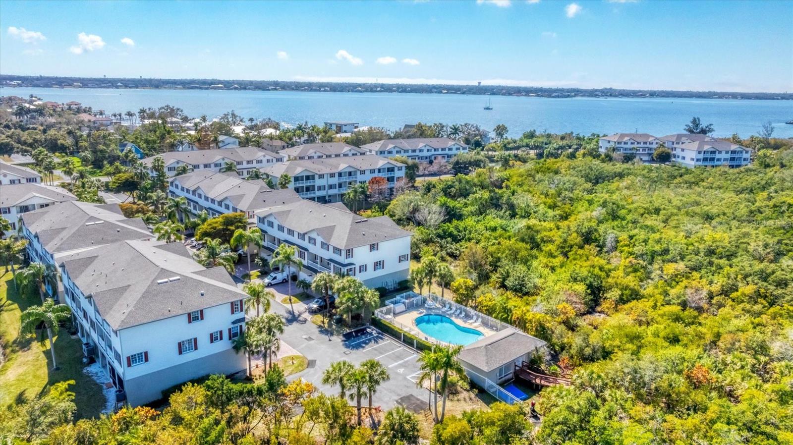 RIVERBAY TWNHMS PH THREE - Residential