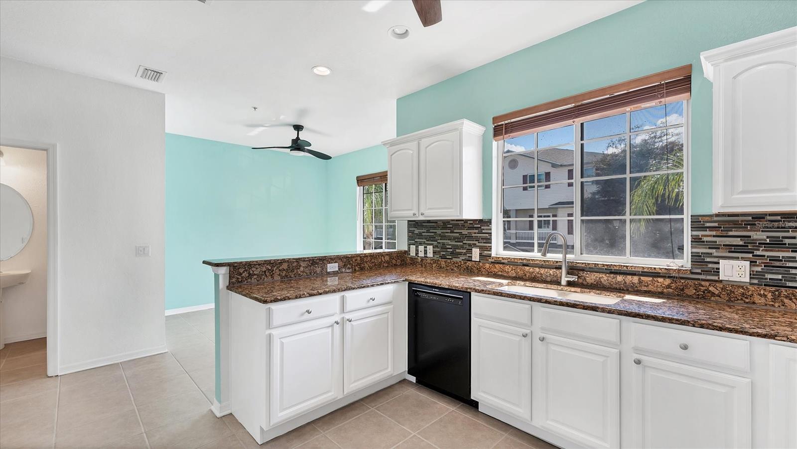 RIVERBAY TWNHMS PH THREE - Residential