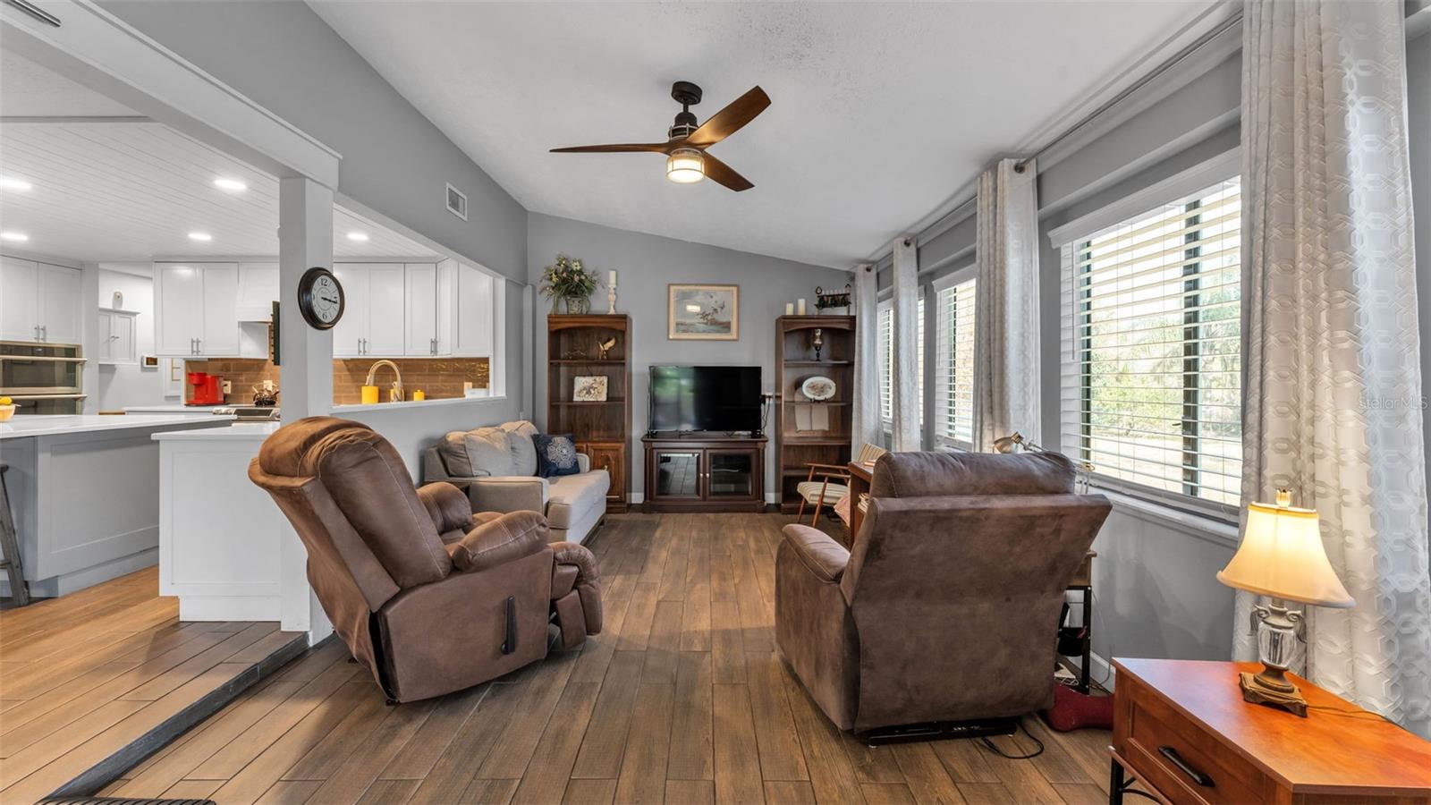 SPRING PINES - Residential