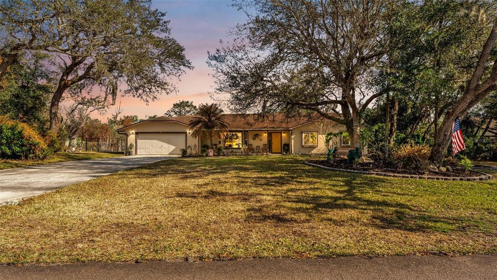 Photo of 64 Pine Forest Drive, Haines City, FL 33844 (MLS # L4959617)