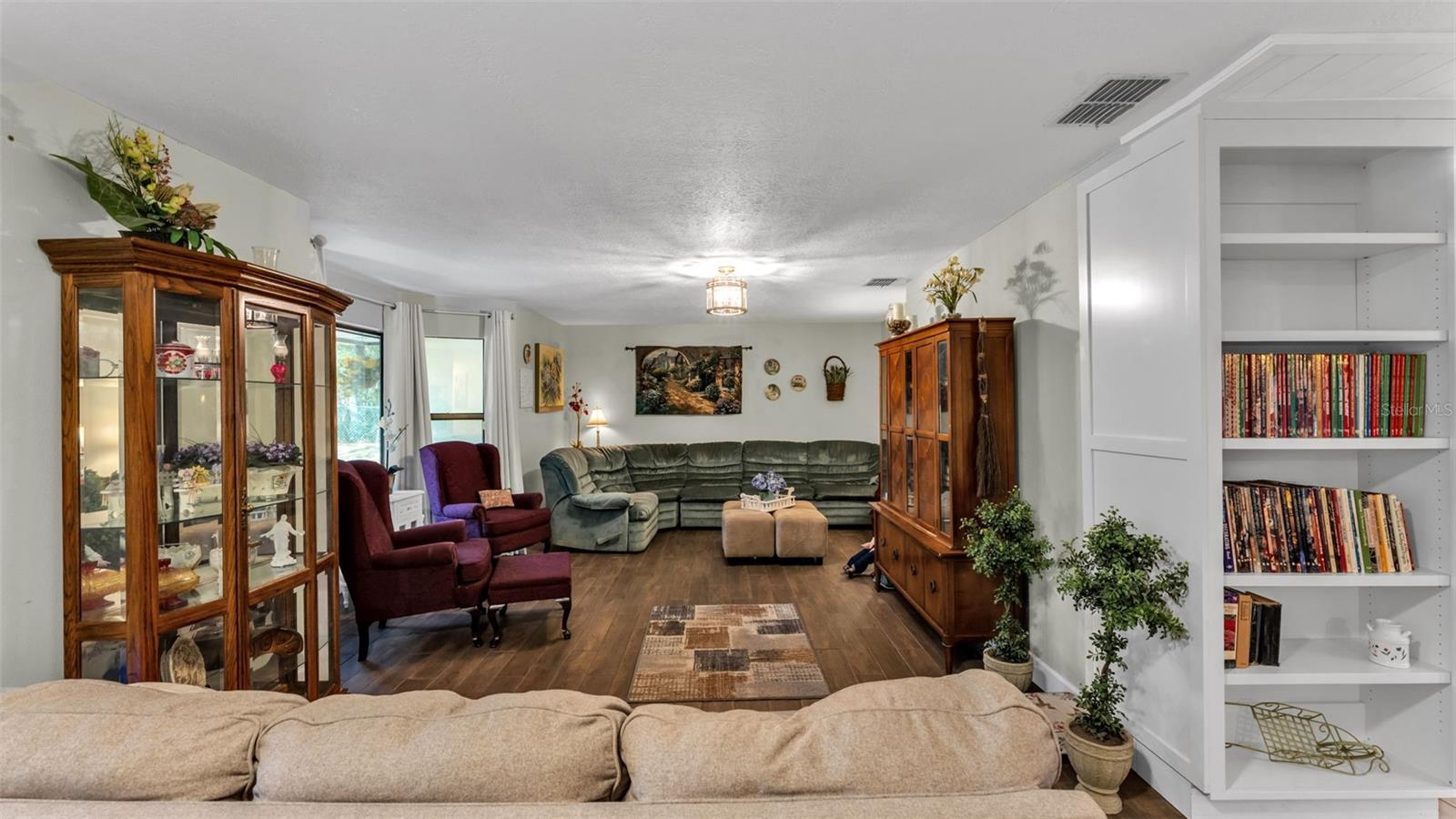 SPRING PINES - Residential