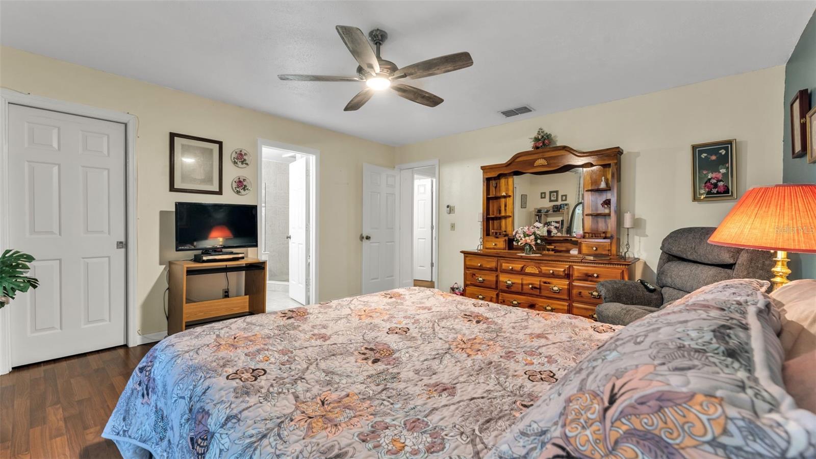 SPRING PINES - Residential