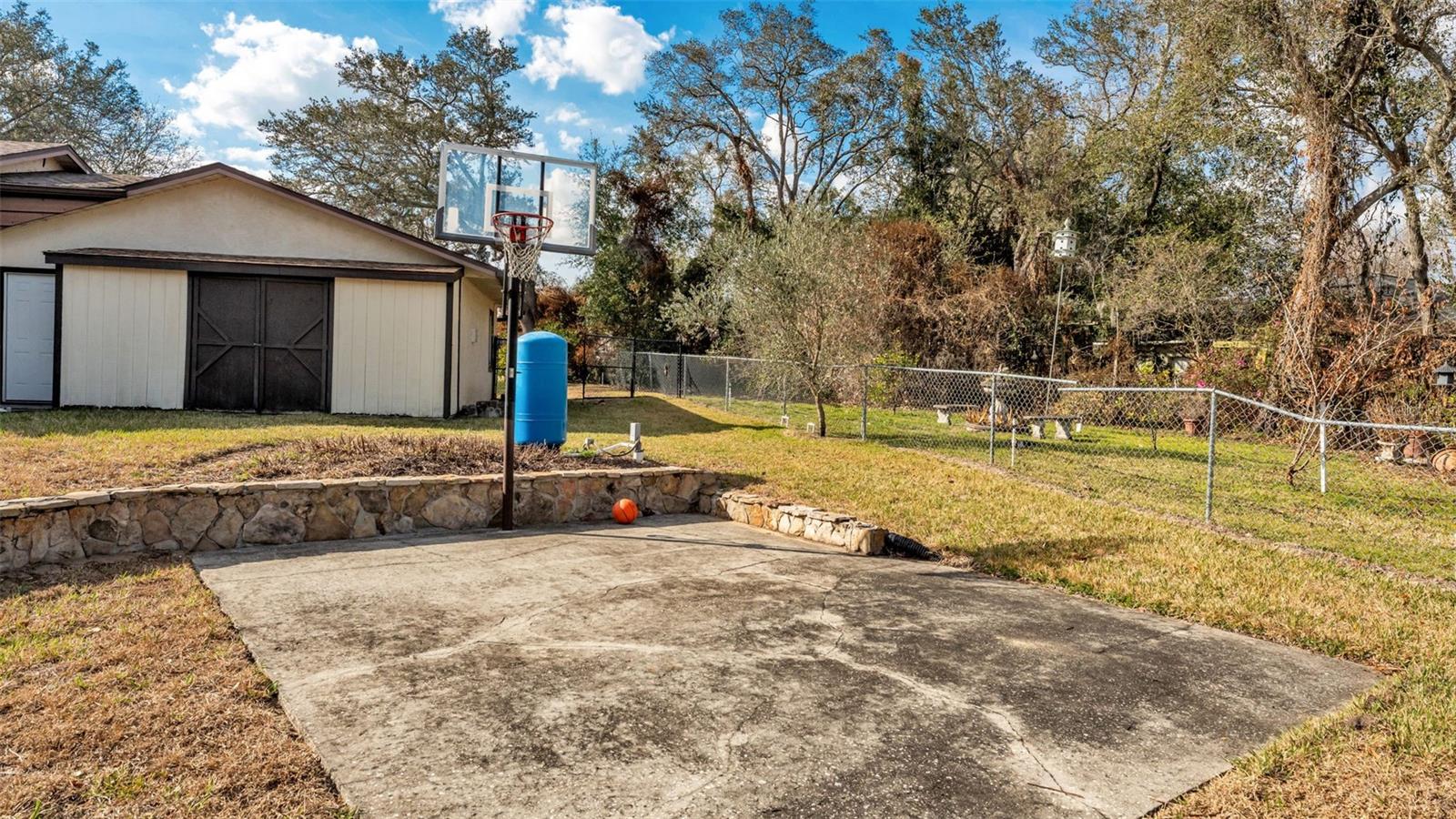 SPRING PINES - Residential