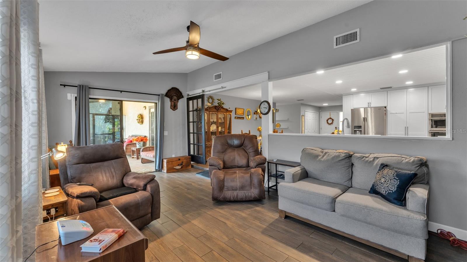 SPRING PINES - Residential