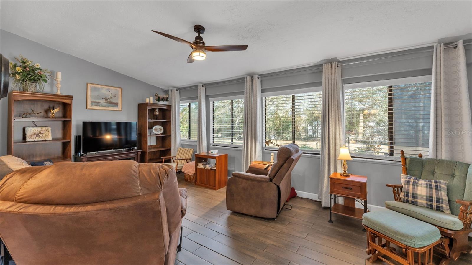 SPRING PINES - Residential