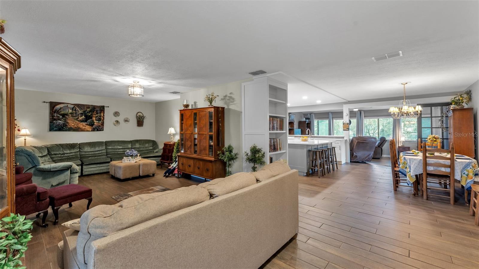 SPRING PINES - Residential