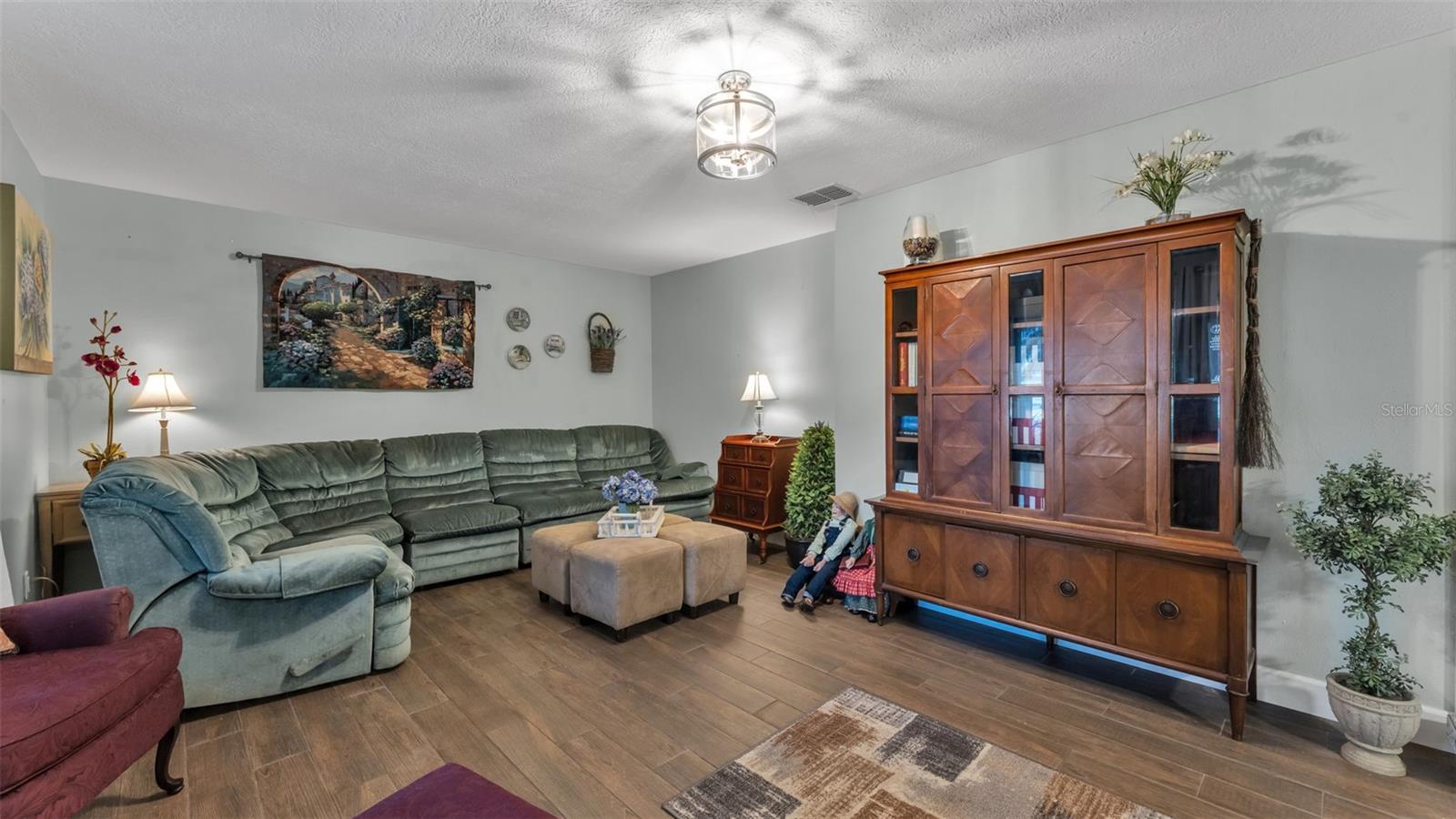 SPRING PINES - Residential