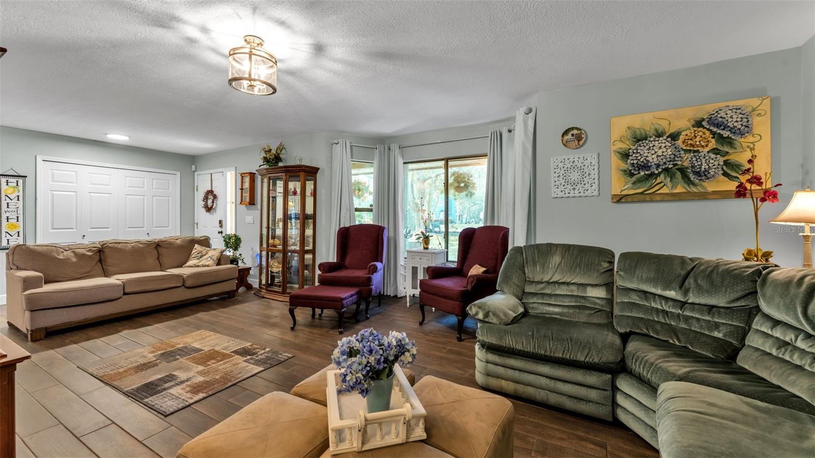 SPRING PINES - Residential