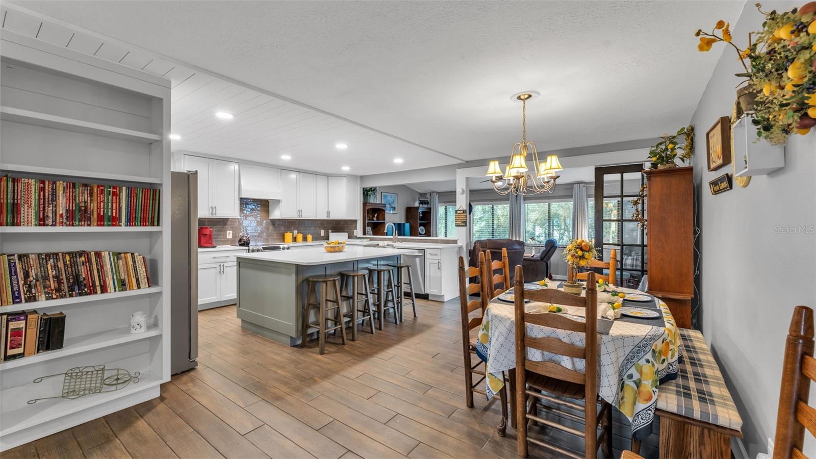 SPRING PINES - Residential