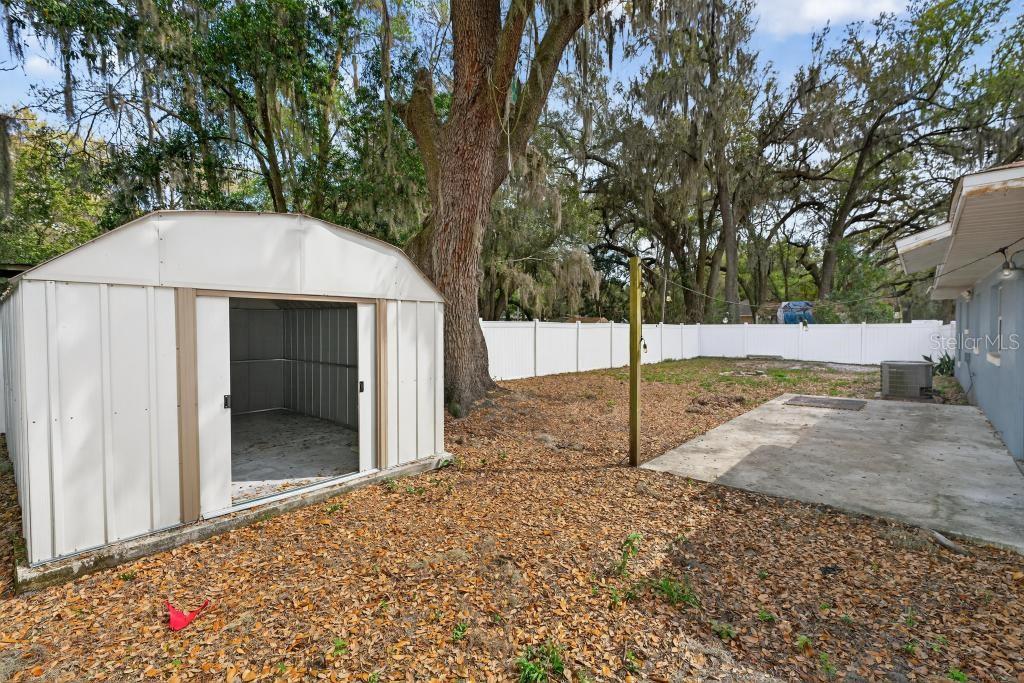 42210 W LAKEVIEW DRIVE