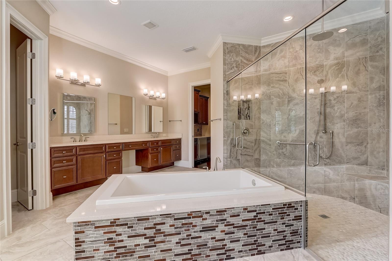 WATERSTONE - Residential