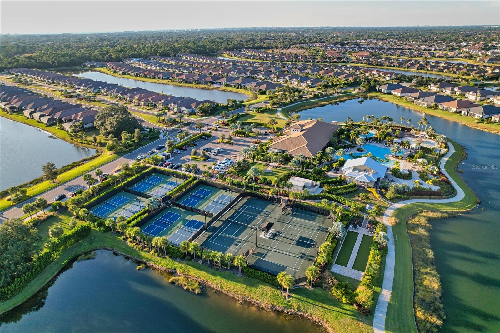 ESPLANADE/PALMER RANCH PH 4B - Residential Lease