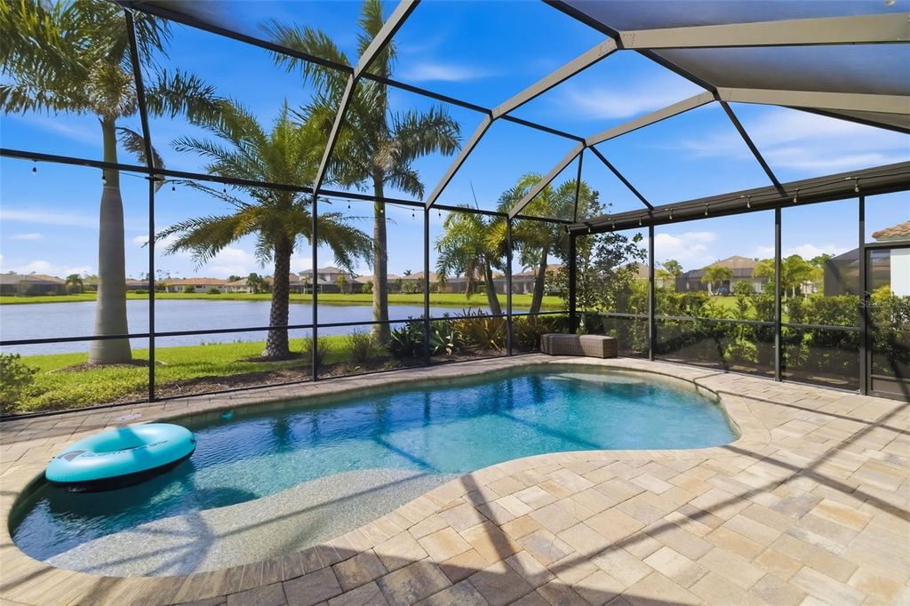 Photo of 10107 Carnoustie Place, Bradenton, FL 34211 (MLS # TB8488192)