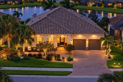 10107 CARNOUSTIE PLACE BRADENTON FL 34211