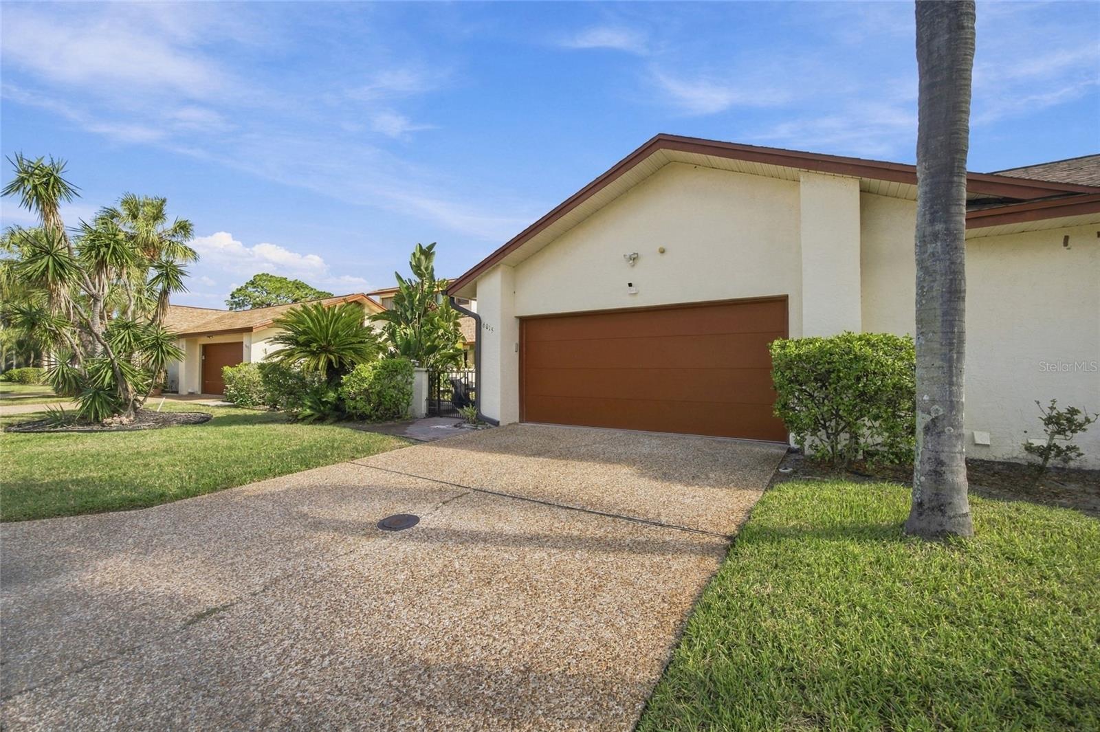 6015 COURTSIDE DRIVE