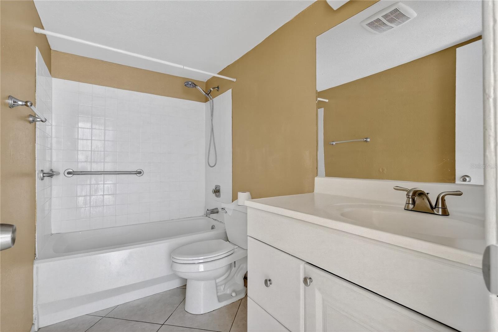 SHADOW LAKES CONDO - Residential