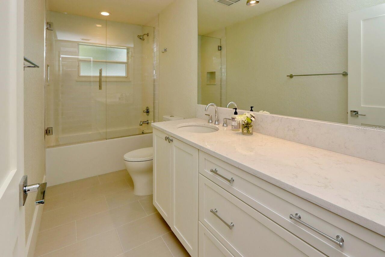 MACKENZIE - Residential Lease