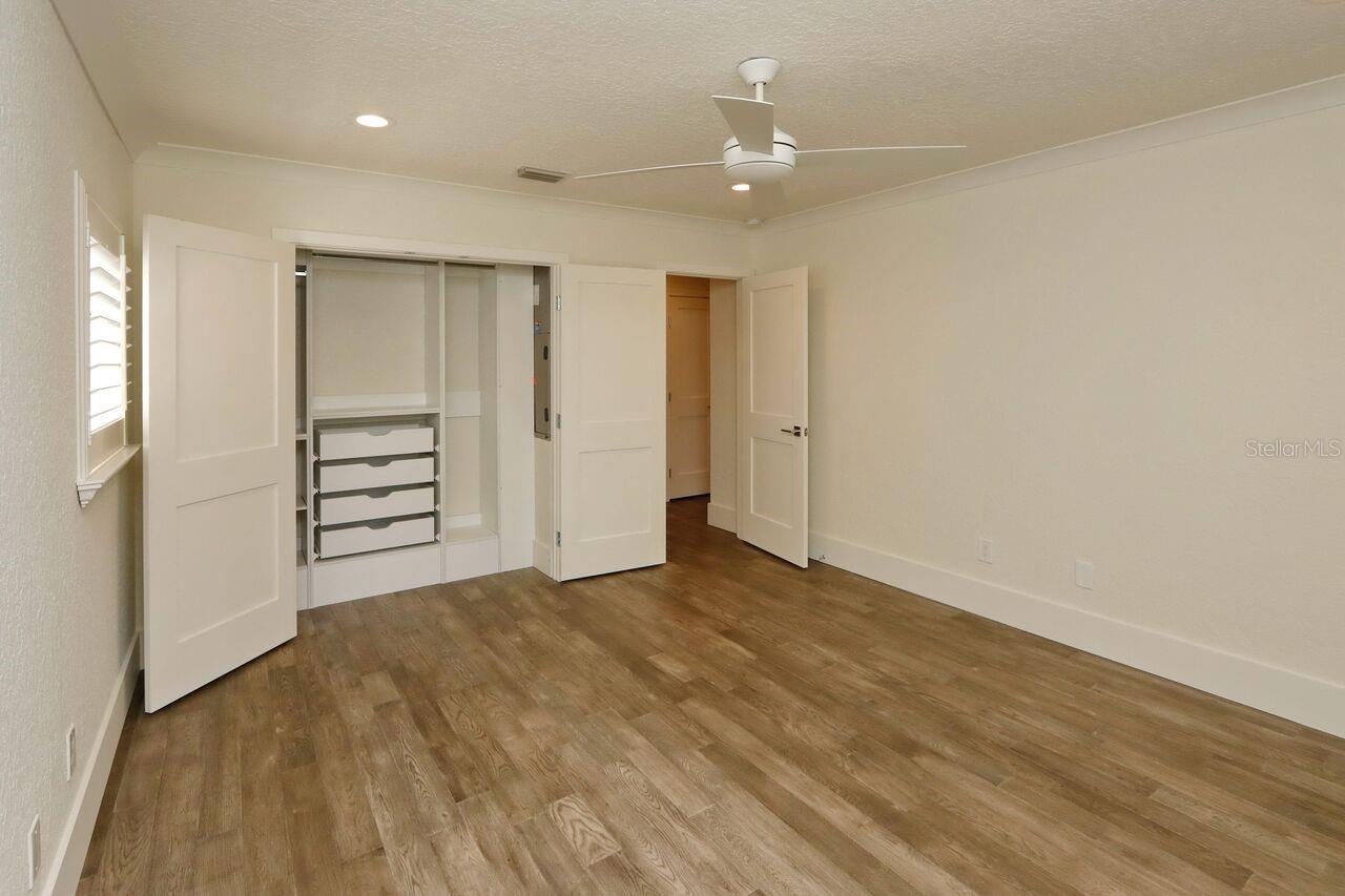 MACKENZIE - Residential Lease