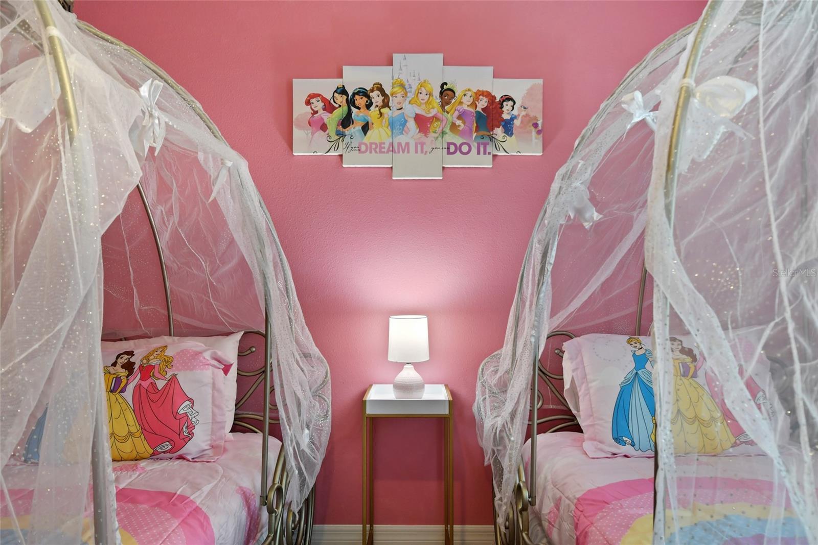 WINDSOR ISLAND RESIDENCE PH 3 - Residential