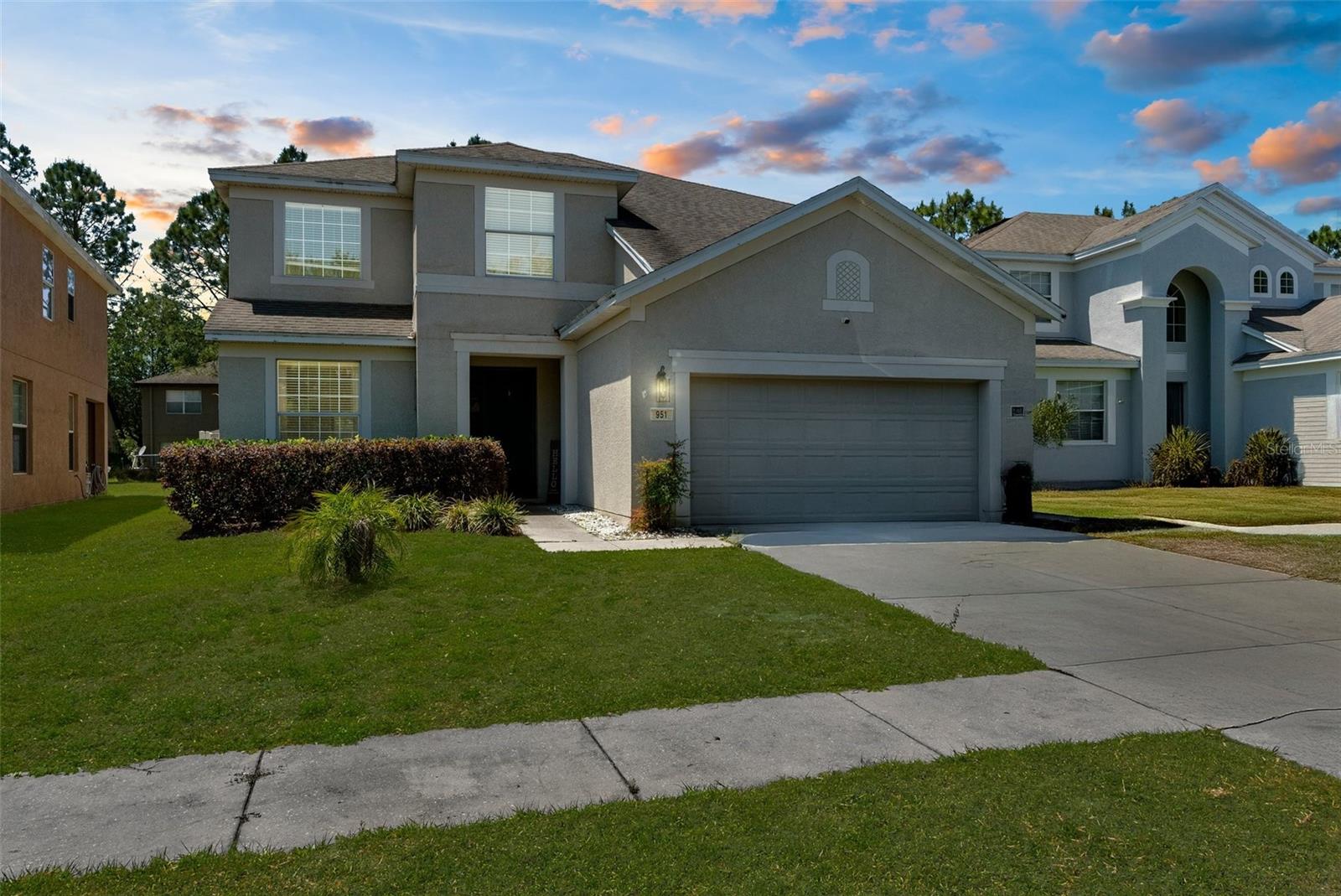 951 NODDING SHADE DRIVE