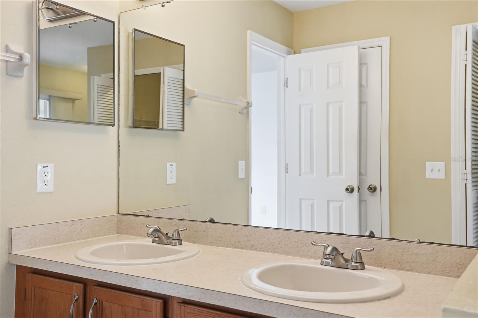 HUNTERS RIDGE - Residential