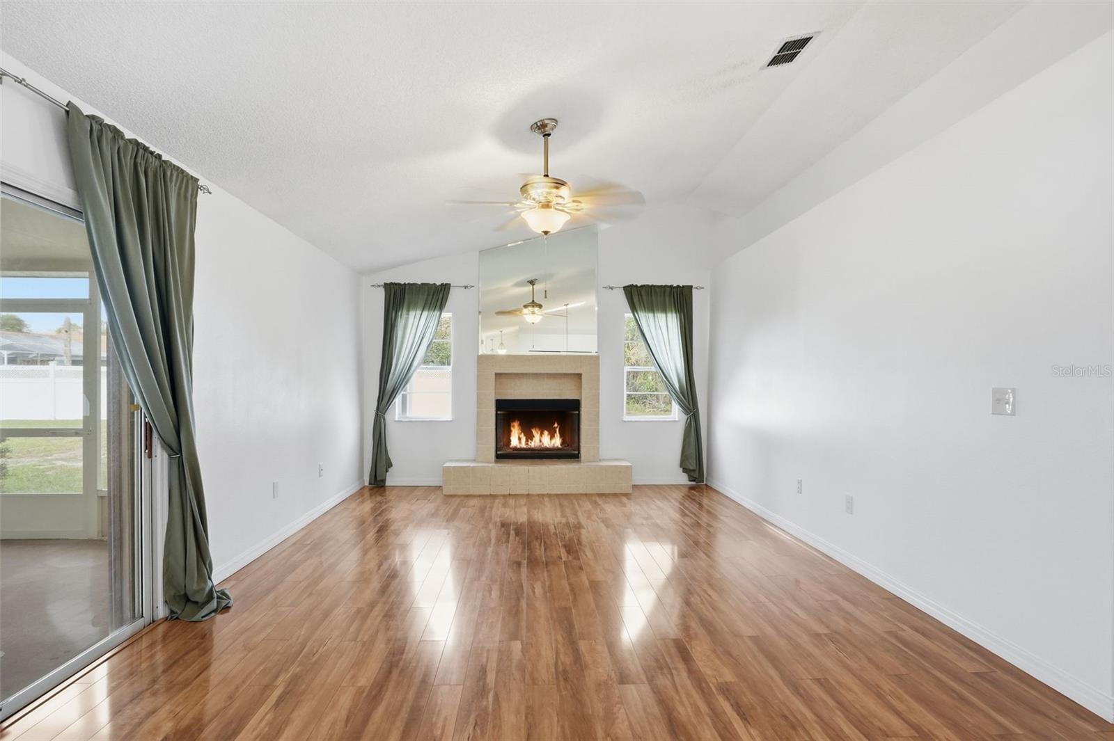 HUNTERS RIDGE - Residential