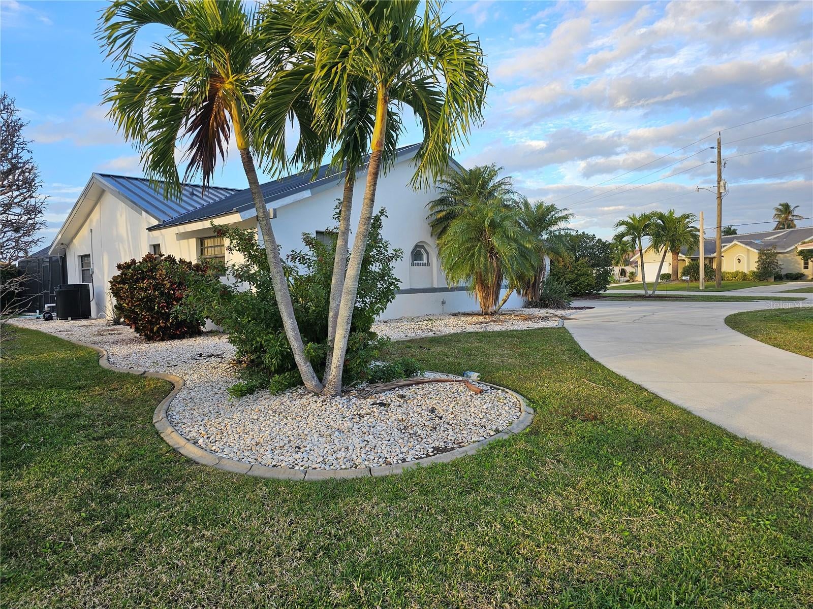 975 CORONADO DRIVE