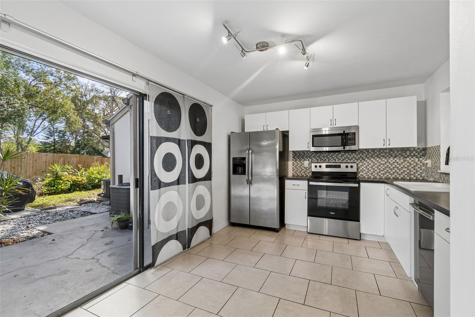 EASTWOOD SHORES 5 - Residential Lease