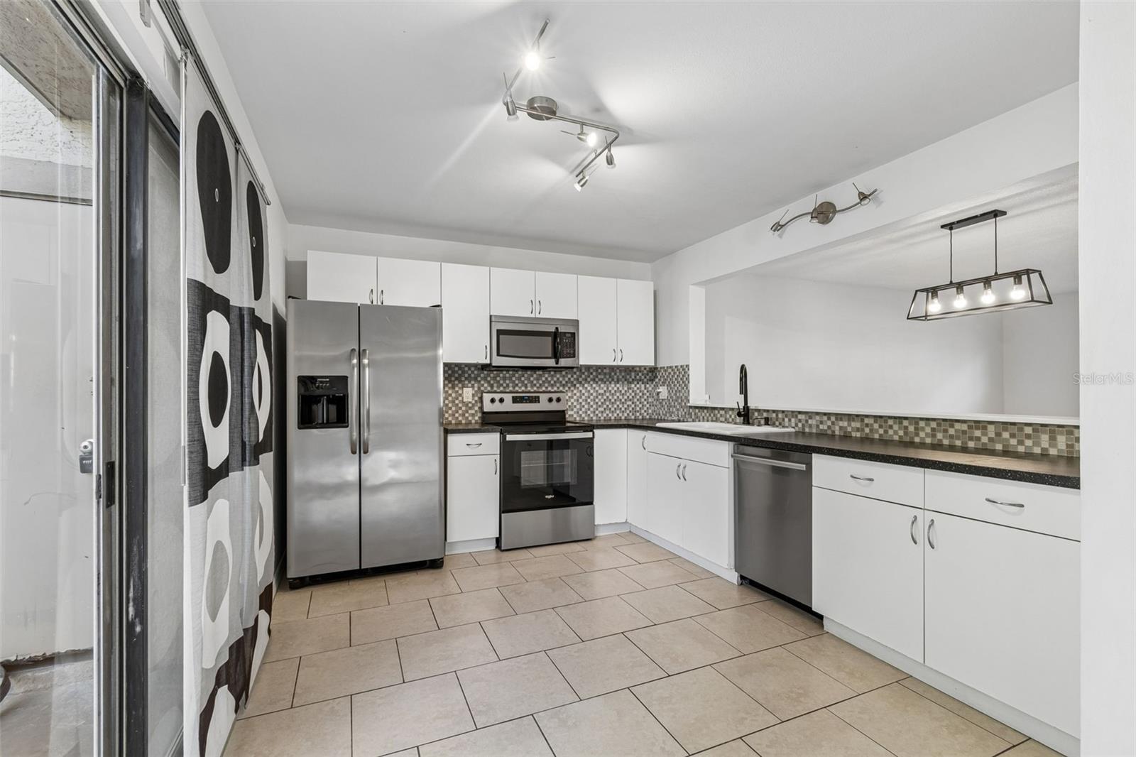 EASTWOOD SHORES 5 - Residential Lease