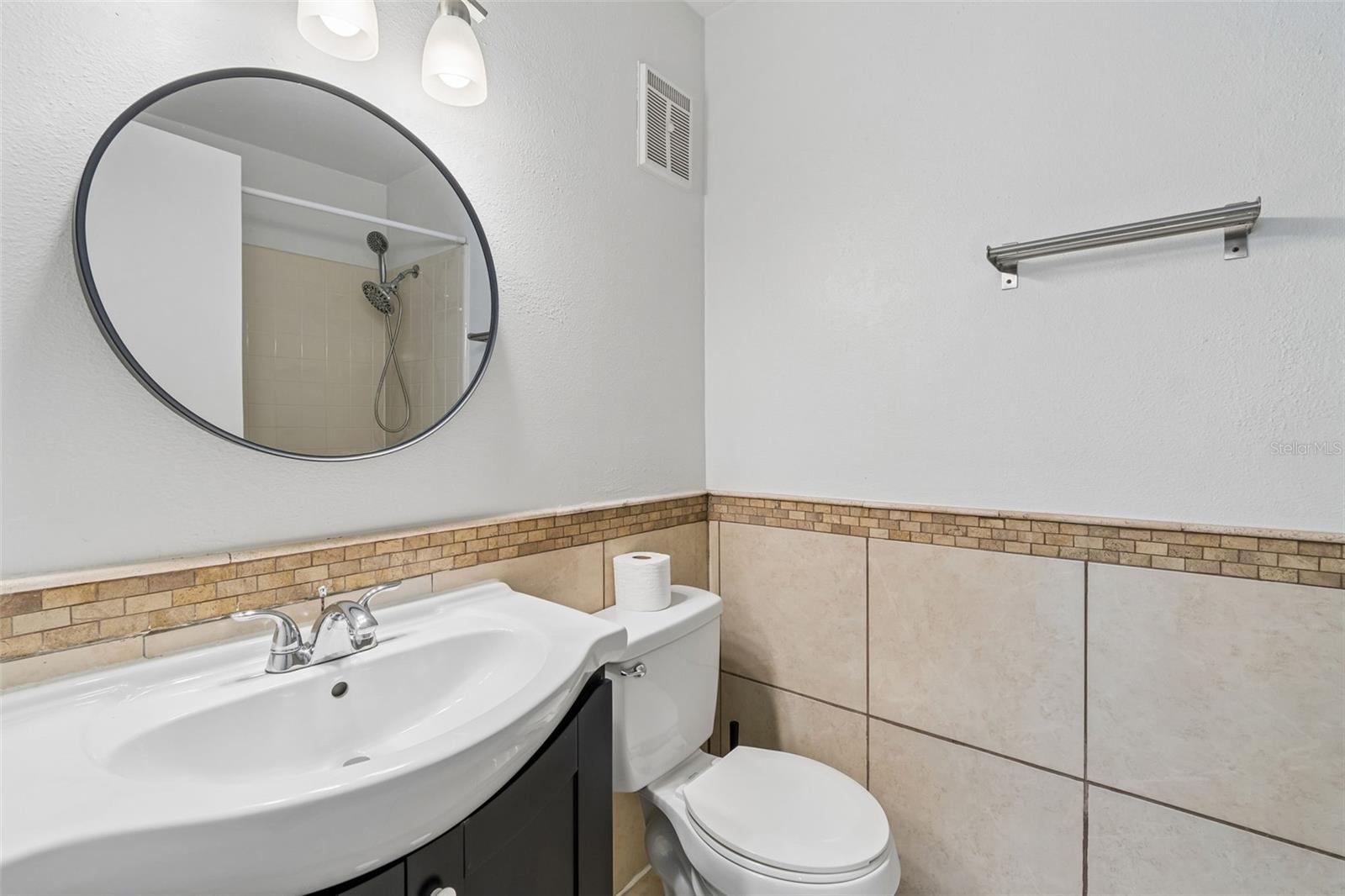 EASTWOOD SHORES 5 - Residential Lease