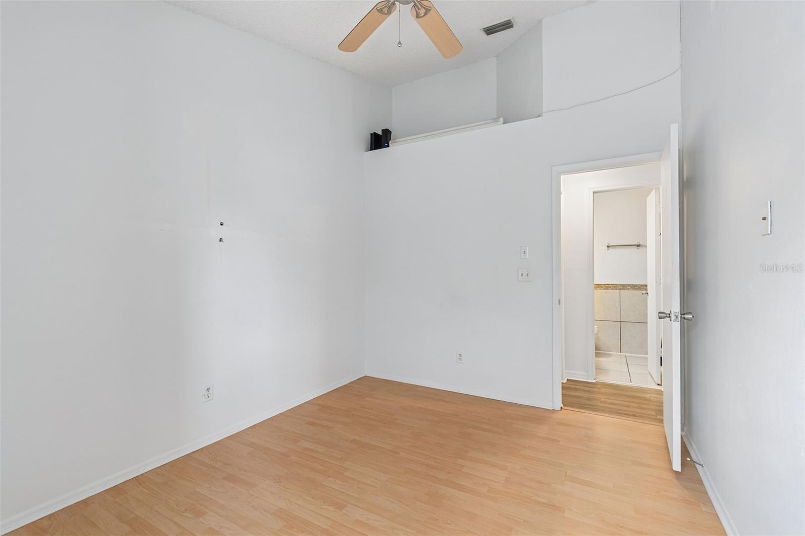 EASTWOOD SHORES 5 - Residential Lease