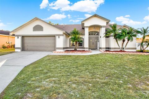 A home in WINTER HAVEN