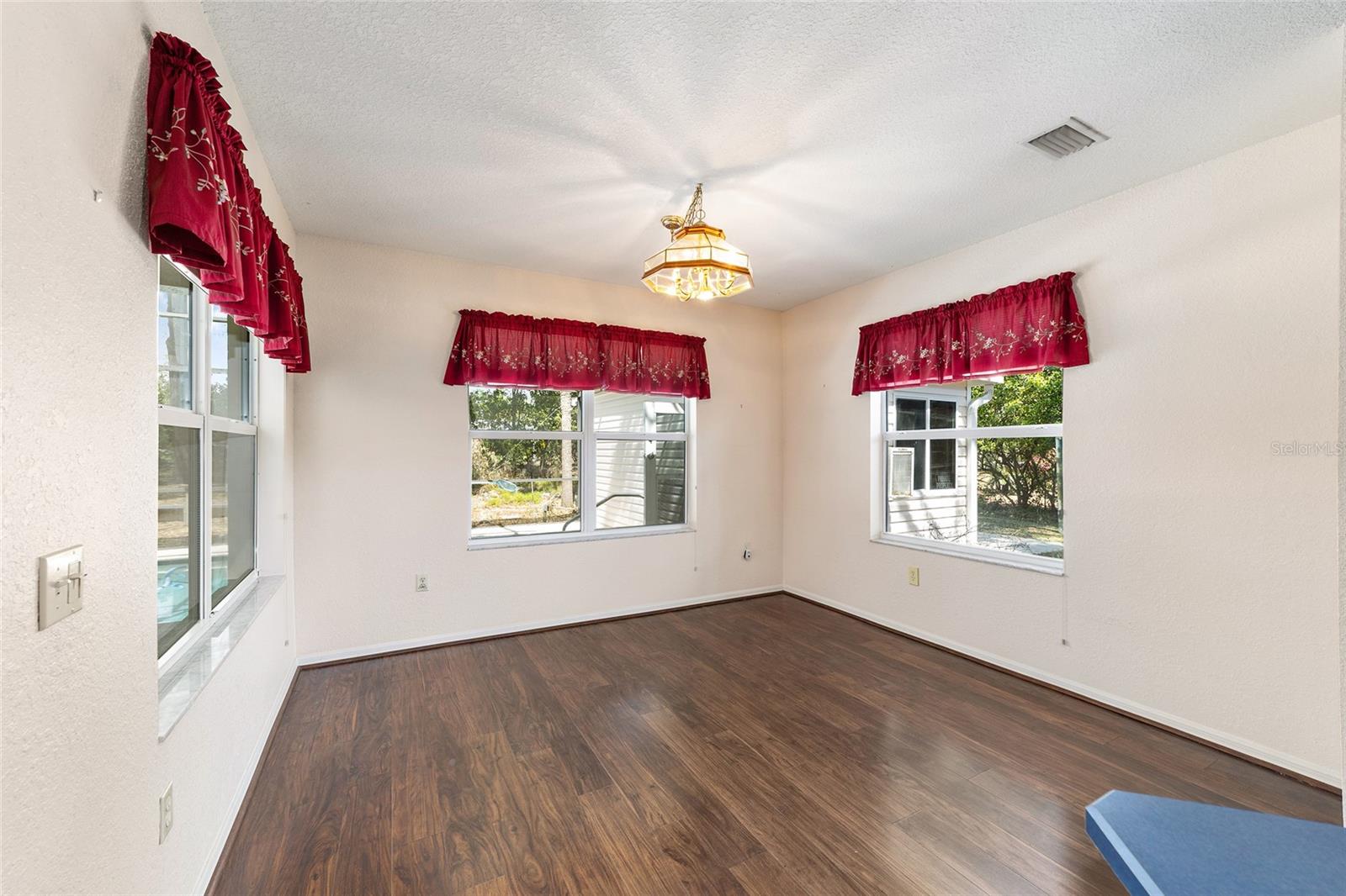 RAINBOW SPGS 05 REP - Residential