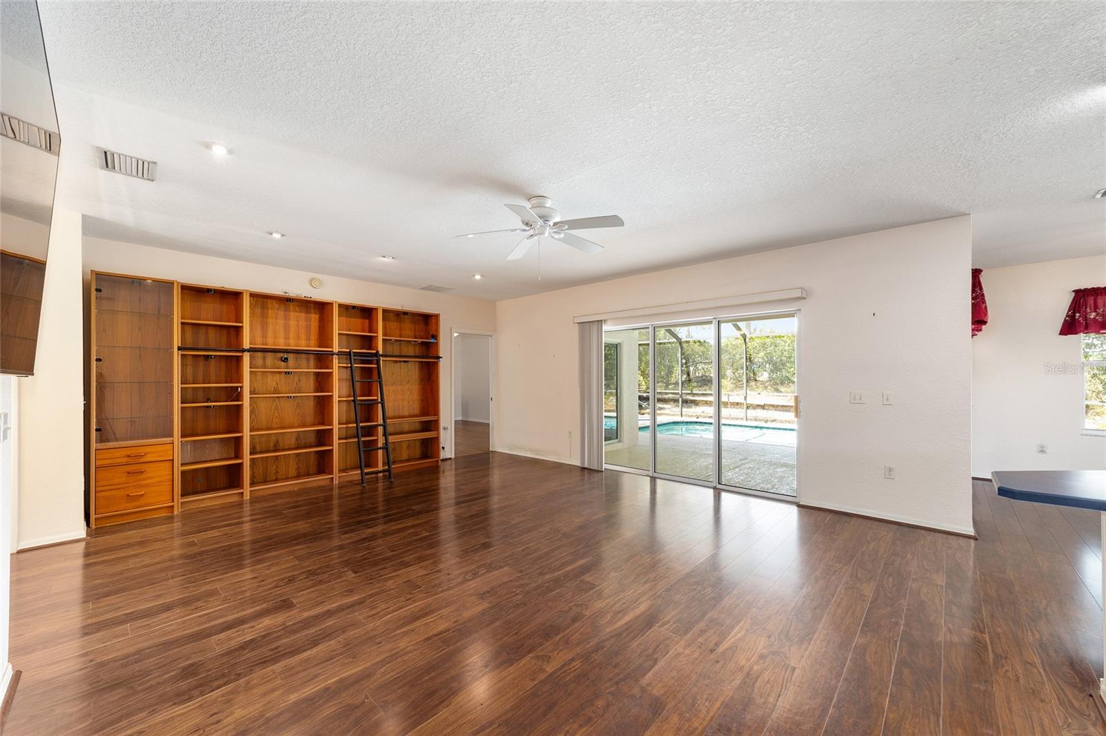 RAINBOW SPGS 05 REP - Residential