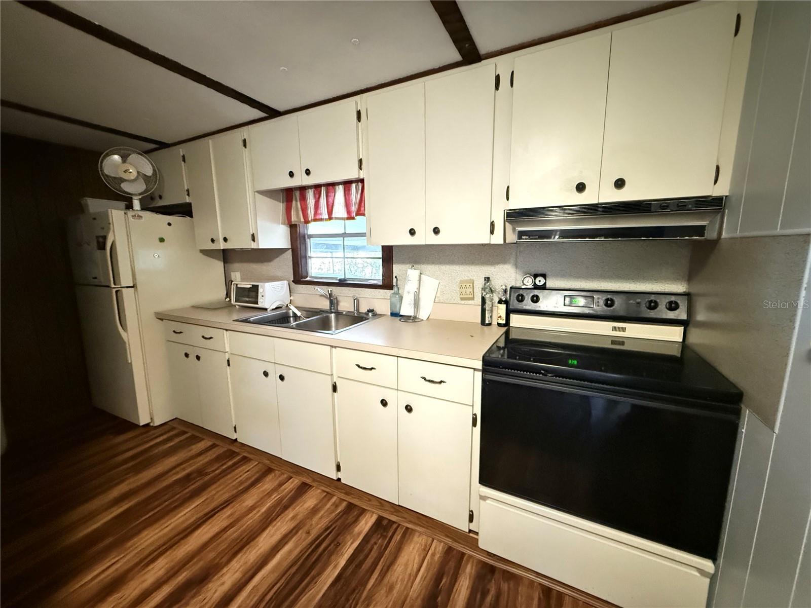 LAKE ROSALIE OAKS - Residential