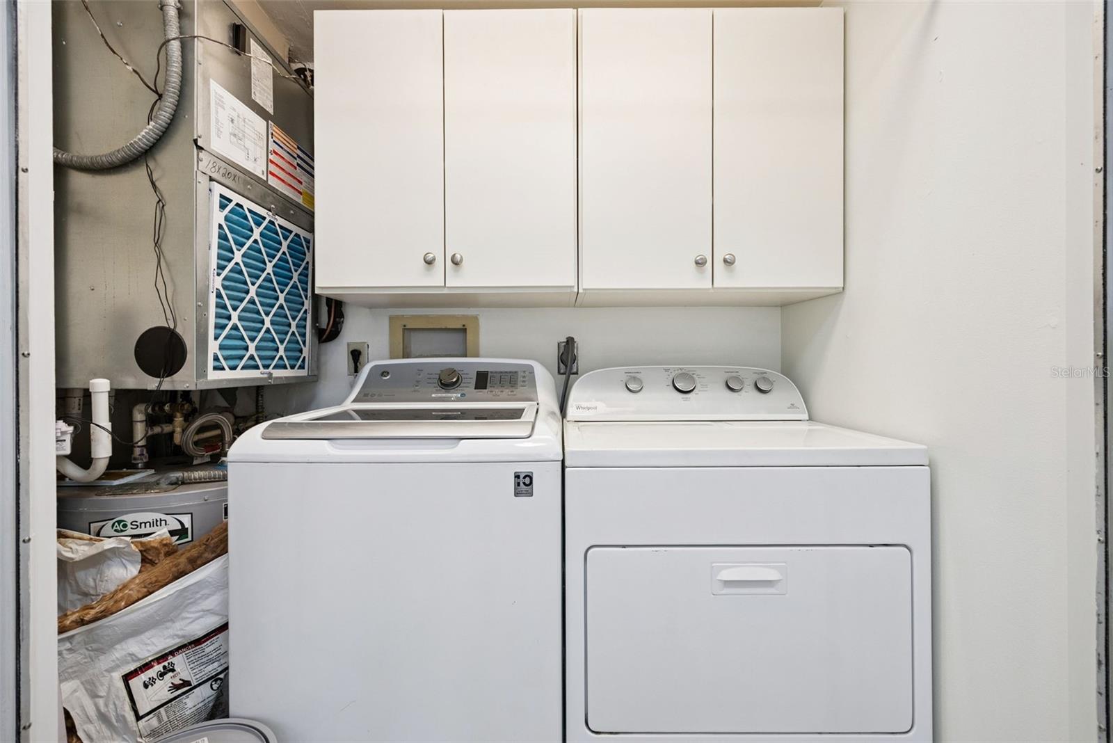 MOORINGS ON LAKE MAITLAND CONDO - Residential Lease