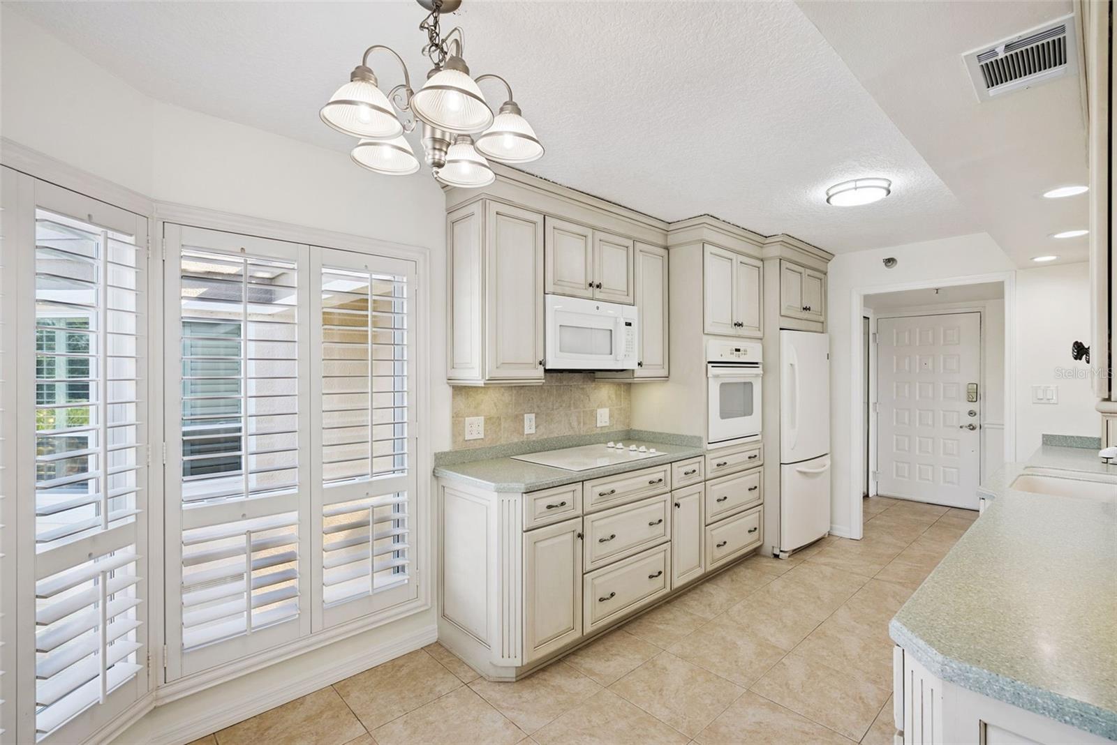 MOORINGS ON LAKE MAITLAND CONDO - Residential Lease