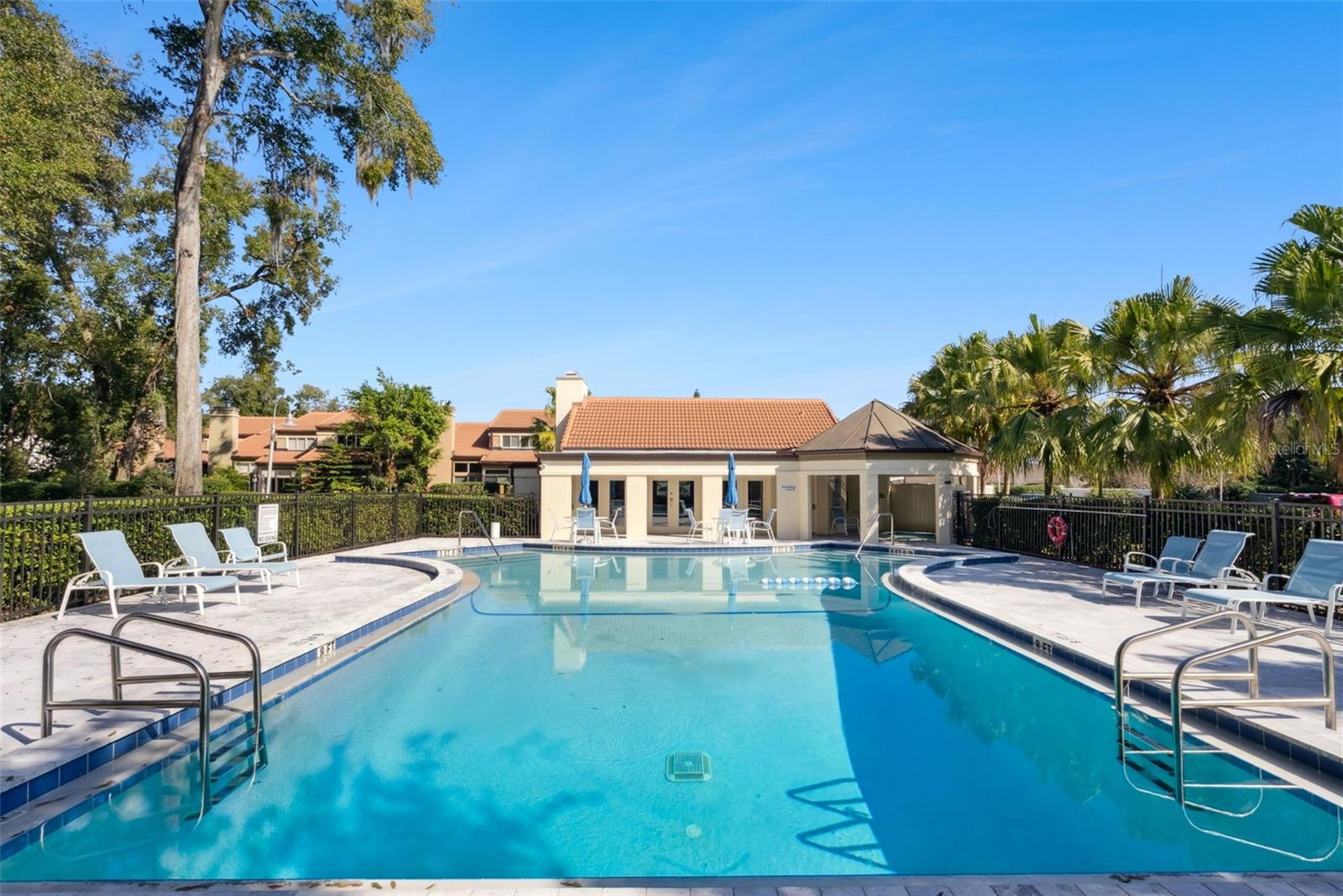 MOORINGS ON LAKE MAITLAND CONDO - Residential Lease